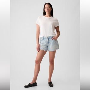 Gap 4 Inch Low Rise Stride Denim Shorts Size 4 Tall